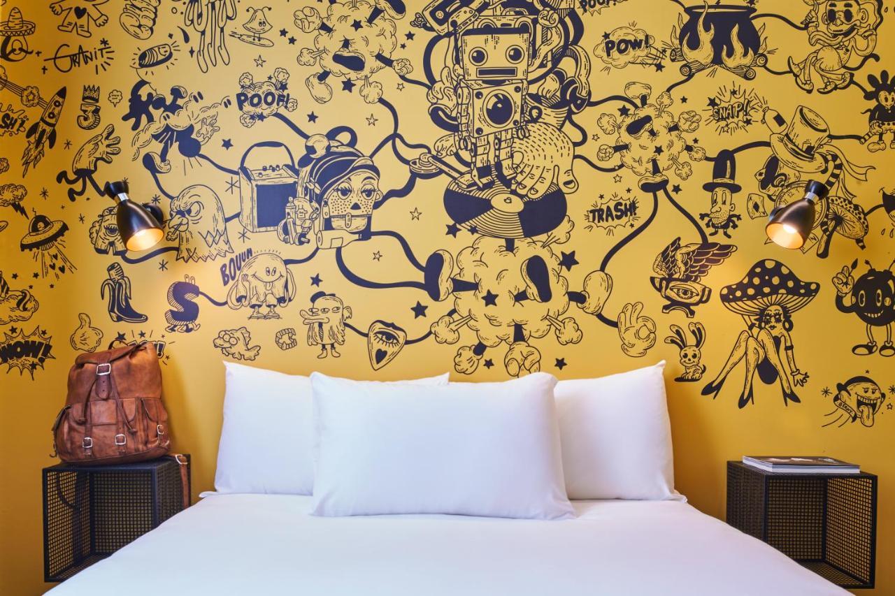 Camera Standard con Letto Matrimoniale e Divano-Letto